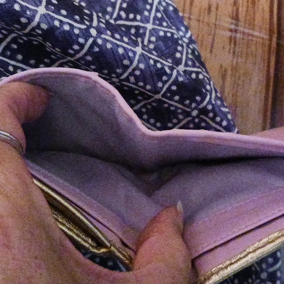 Coach Signature C metallic Bifold Wallet with Coin Compartment. LL - Picture 11 of 17